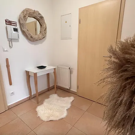 Apartmán U Jelena S Parkovacím Místem V Centru Města *