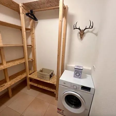 U Jelena S Parkovacim Mistem V Centru Mesta 체스케부데요비체